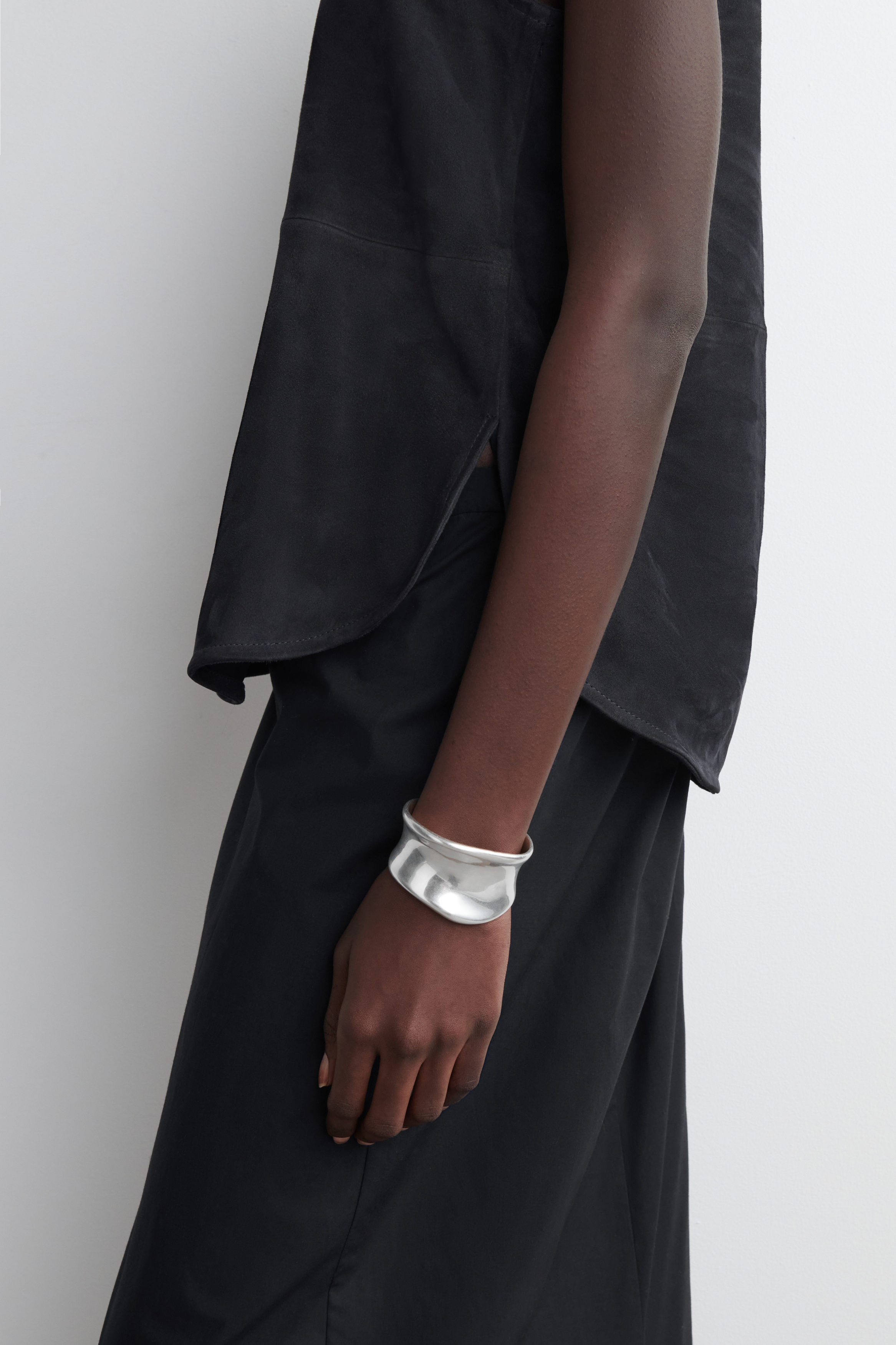 Sculpted Brushed Cuff