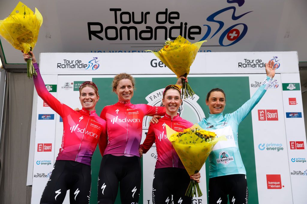 The four woman Team SDWorx celebrate Ashleigh Moolman-Pasio&#039;s Tour de Romandie Féminin GC victory