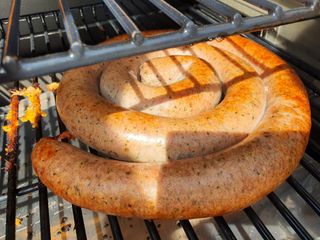 Traeger Ironwood 650 bbq cooking a sausage ring