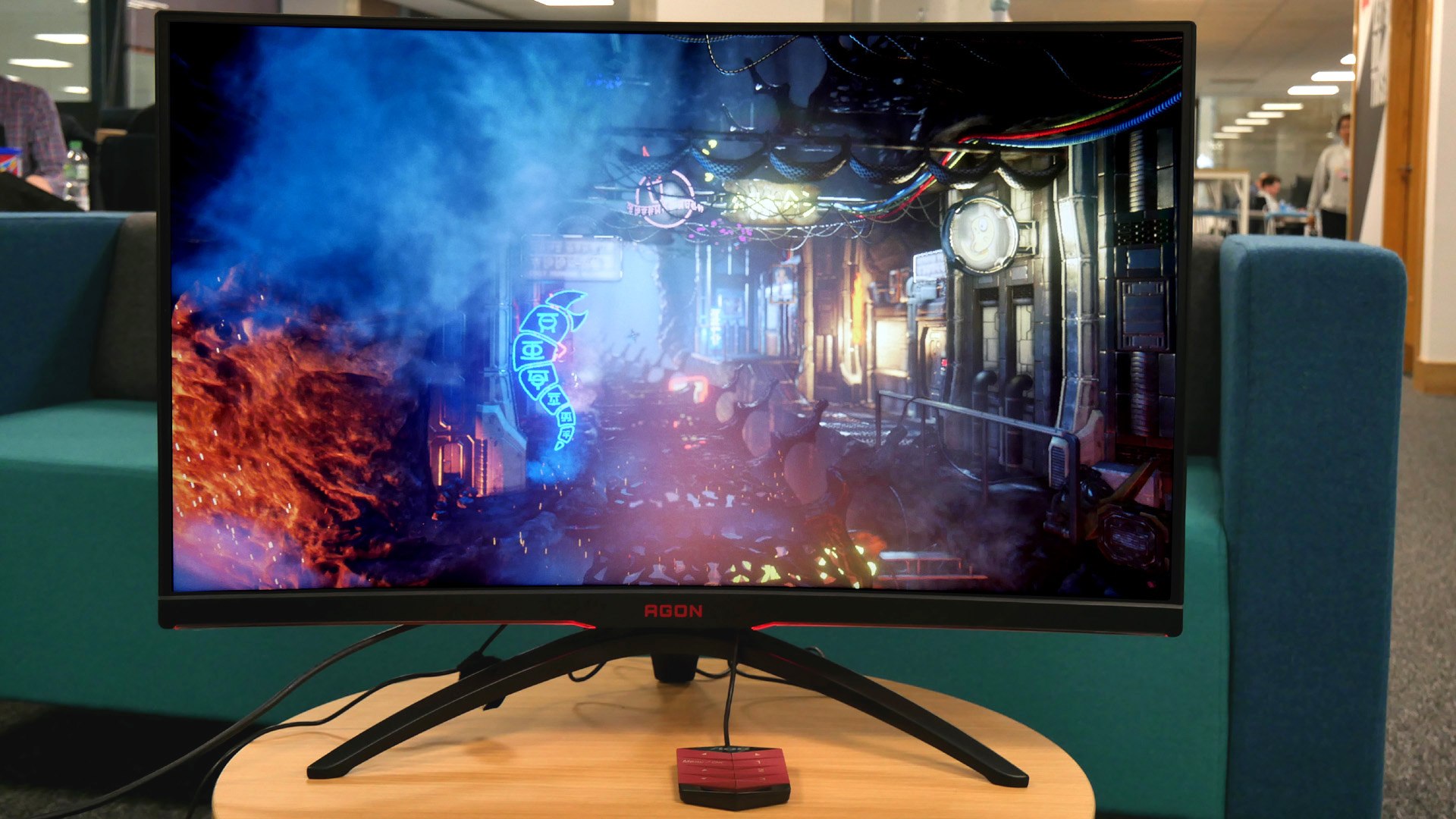 AOC Agon AG322QC4