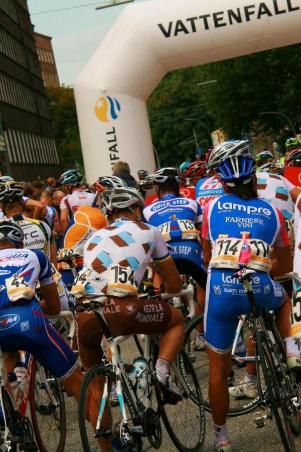 Riders waiting for the start at 11:10 A.M.