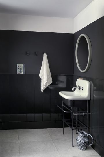 Dark bathroom ideas: 10 ways to create a dramatic wash space | Homes