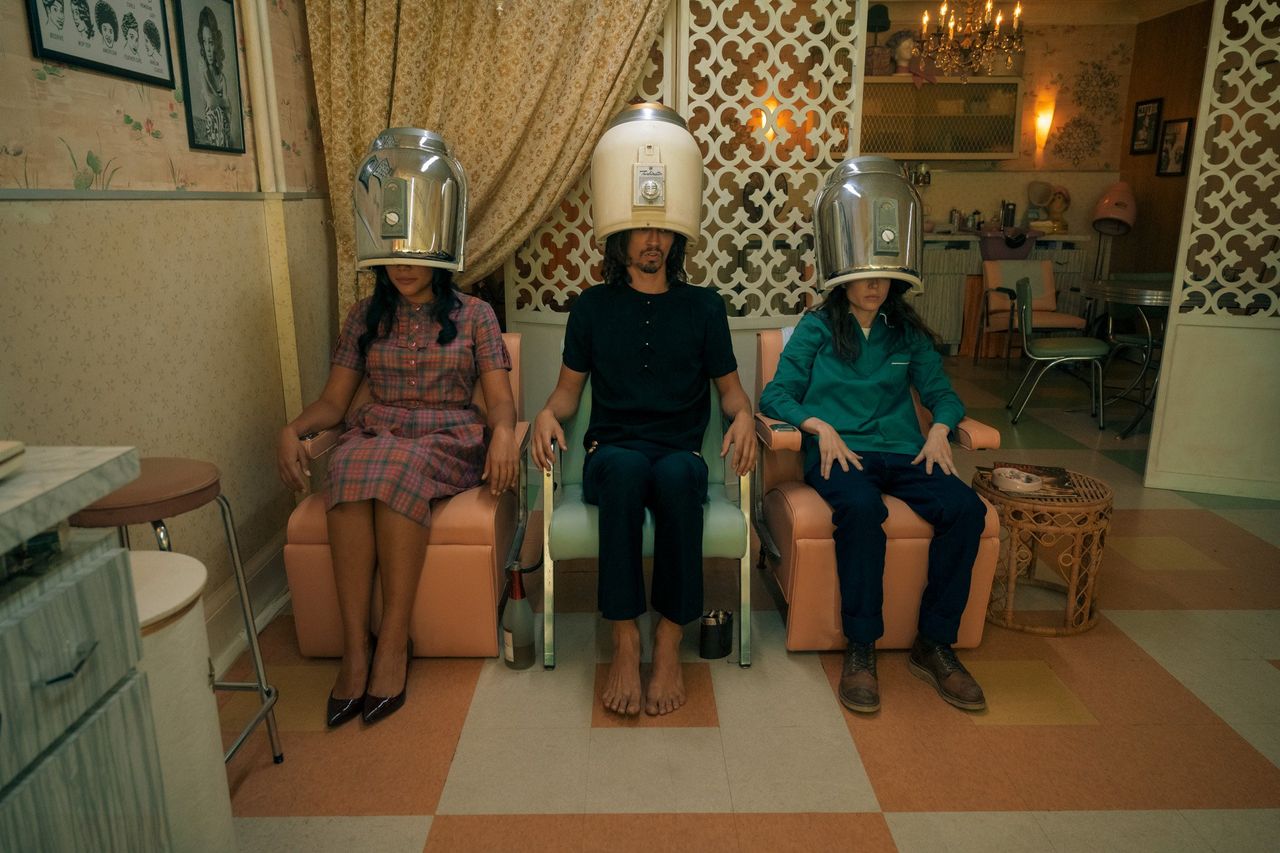 Emmy Raver-lampman as Allison Hargreeves, Robert Sheehan as Klaus Hargreeves and Ellen Page as Vanya Hargreeves.