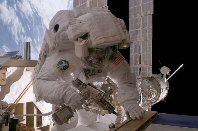 ISS Astronauts Set for Sunday Spacewalk