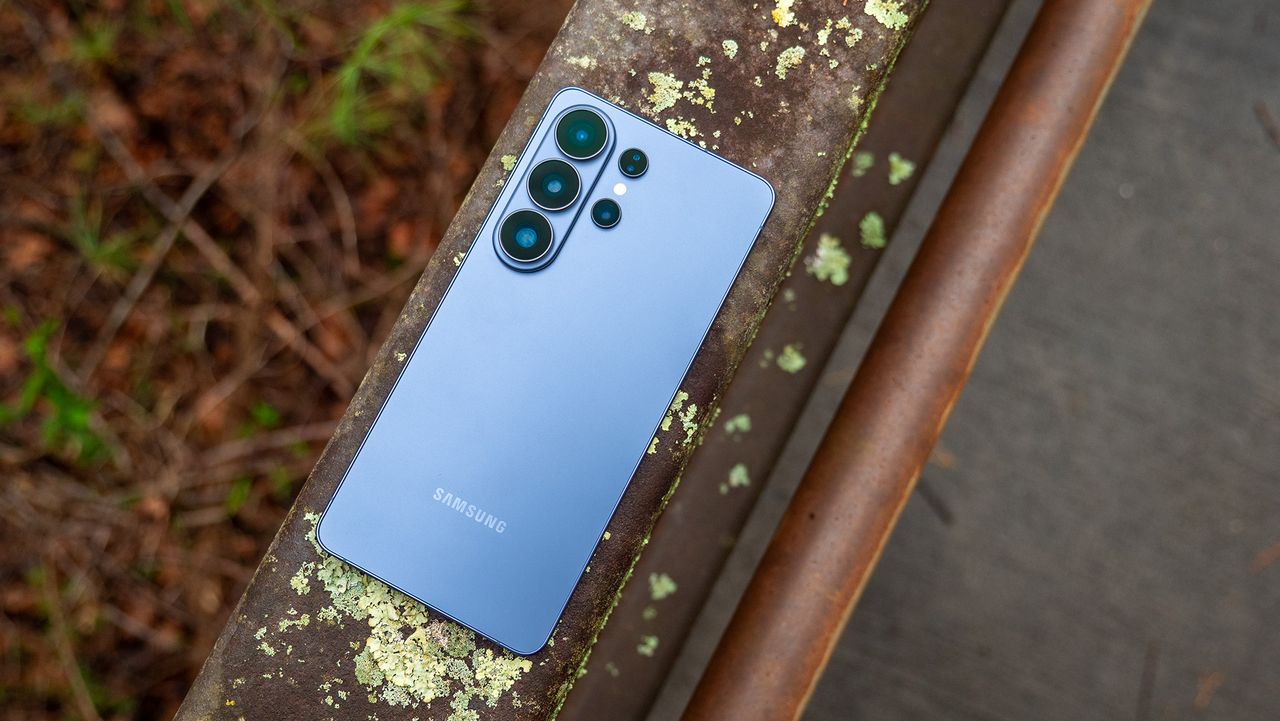 This last-minute Galaxy S26 Ultra deal gives you $200 to spend on accessories