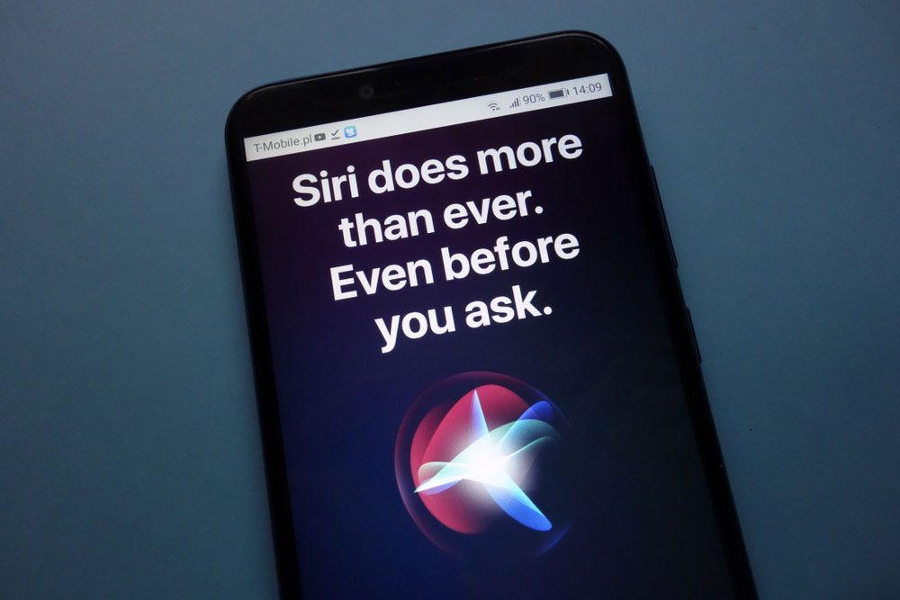 Apple apologizes over humans listening to your Siri recordings