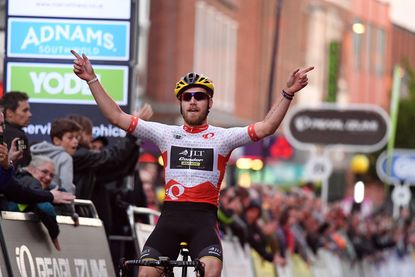 Chris Lawless wins, Tour Series 2016, Stoke-on-Trent