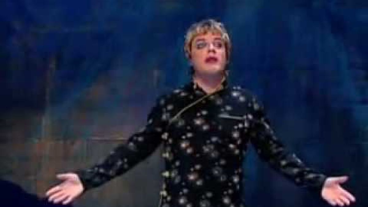 Eddie Izzard on Dress To Kill.