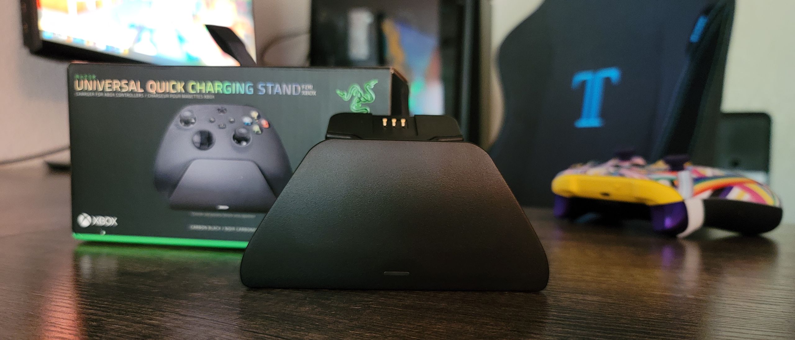 【特価セール】Razer Universal Quick Charging St Razer Edition Xbox One & Series X Universal Quick Charging