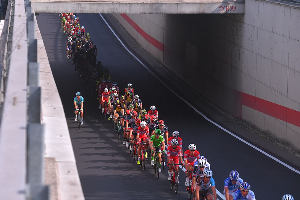 The peloton roll through at Milano-Torino