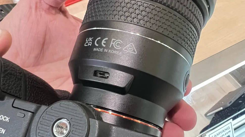 Samyang x ‌Schneider-Kreuznach‍ AF ‌14-24mm f/2.8