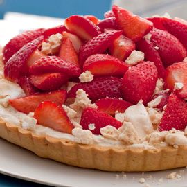 strawberry meringue tart-woman & home