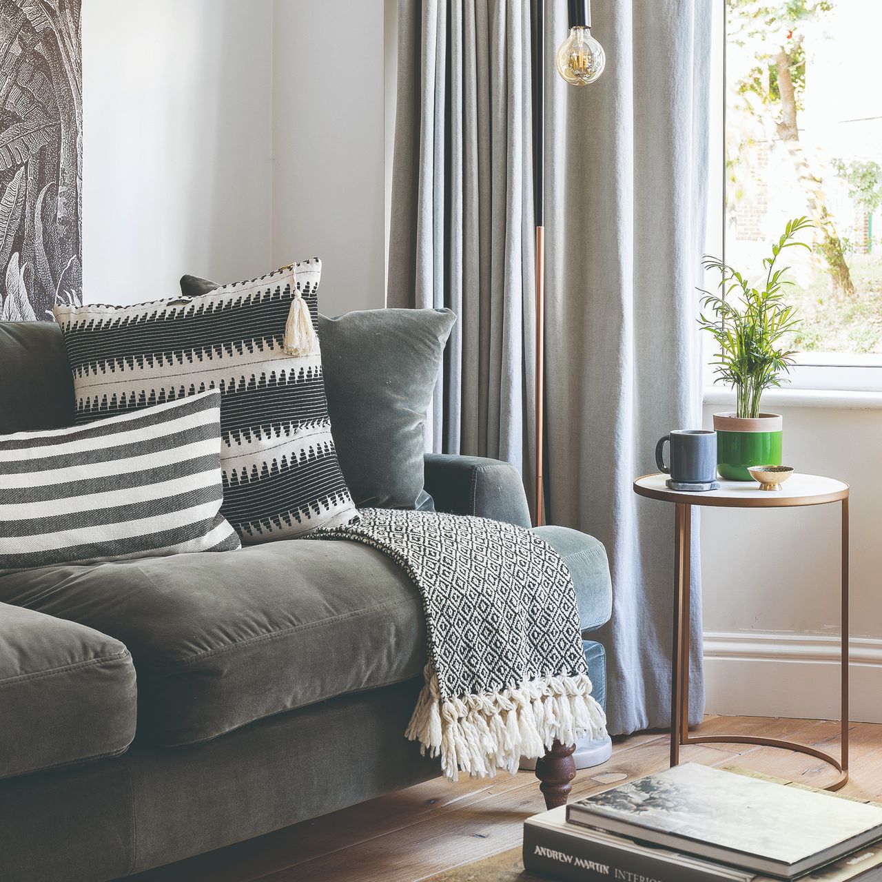 What Goes Well with Grey Sofa? 7 Stylish Pairings for a Cohesive Living Room