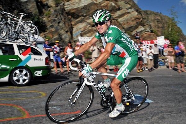 Alexandre Botcharov (Cr&eacute;dit Agricole) grinds out the pedal strokes with six turns remaining to the top.