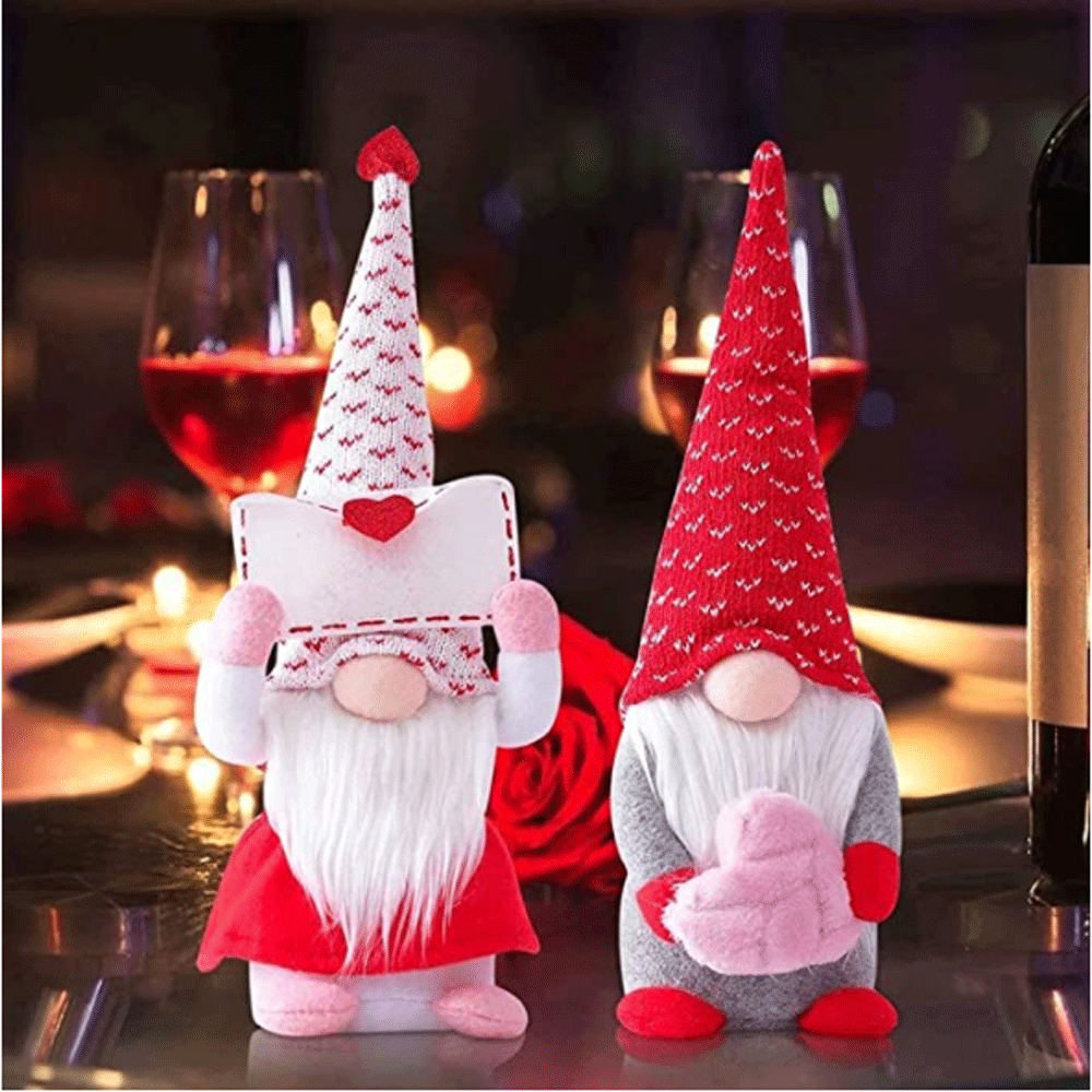 Two valentines gnomes