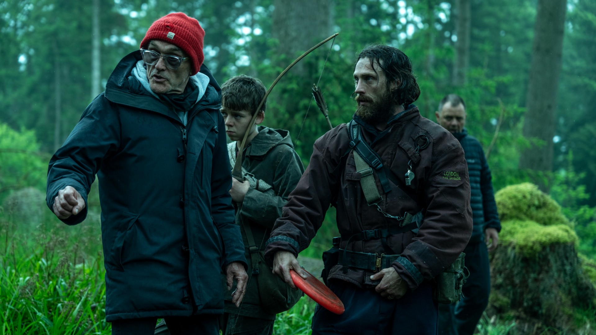 Danny Boyle directing Aaron Taylor-Johnson and Alfie Williams on the set of 28 Years Later