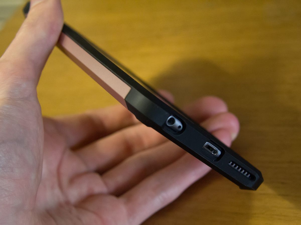 Bottom of the Spigen Tough Armor case for the iPhone 6s Plus