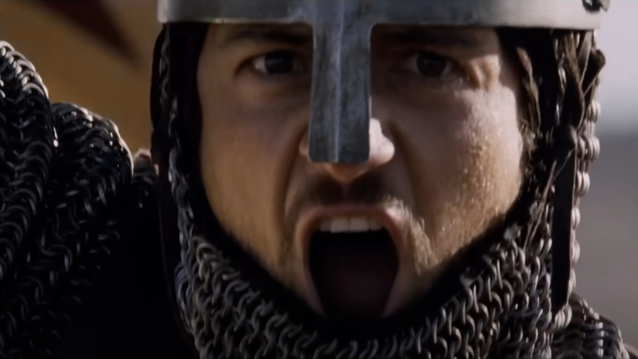 Orlando Bloom shouts while adorned in chain mail in Kingdom of Heaven.