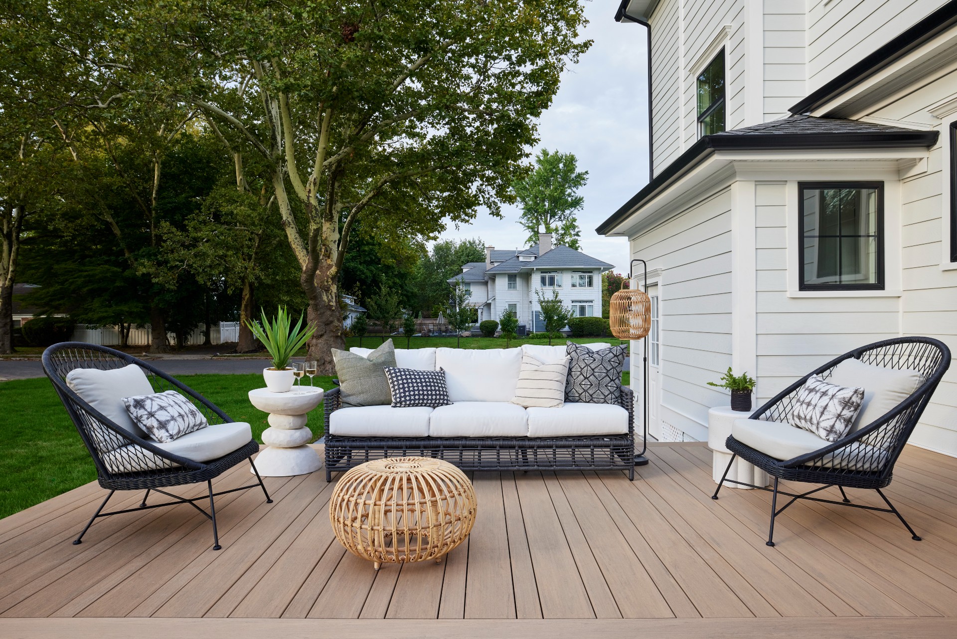 How much does a deck cost? These are the deck costs you need to know