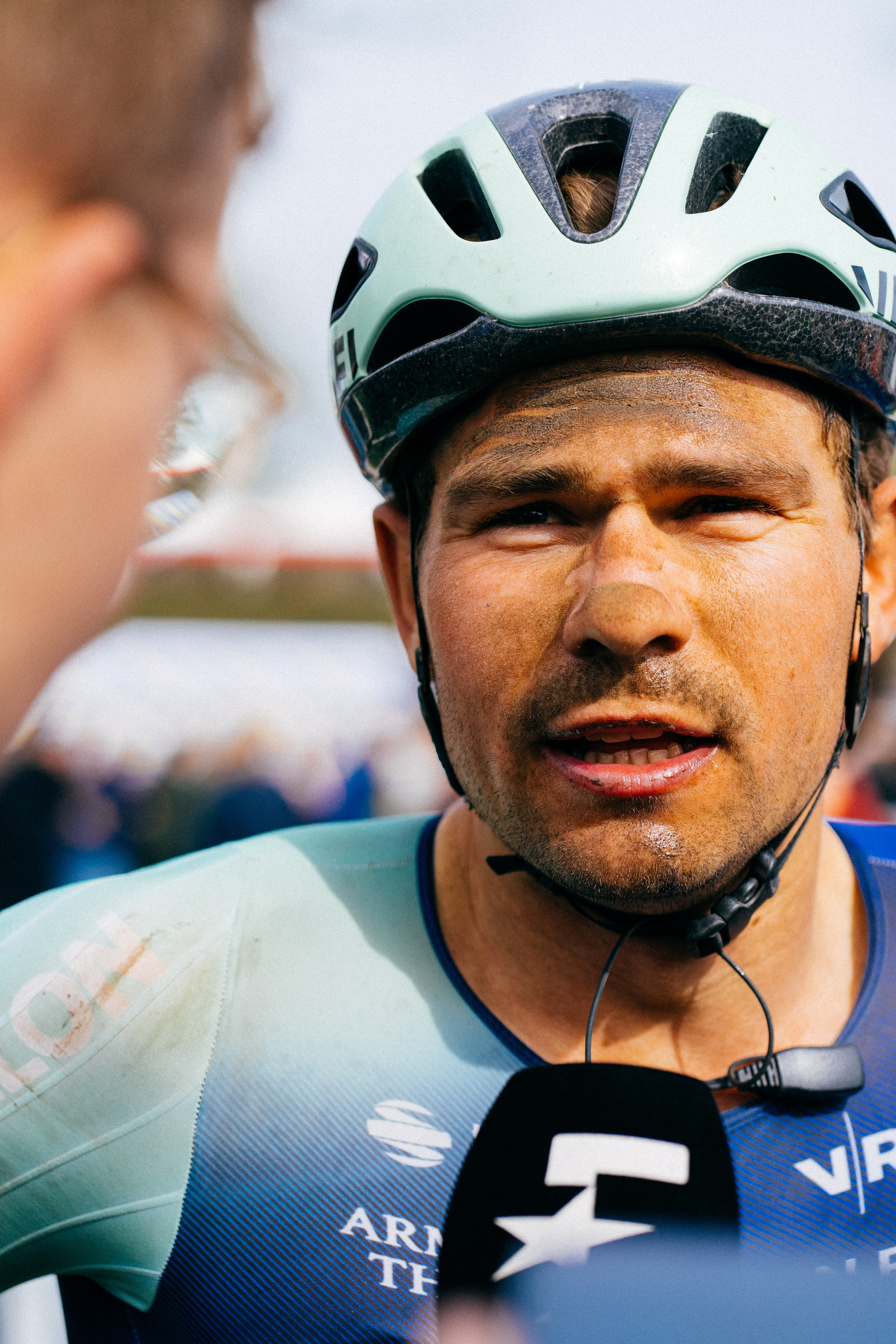 Los corredores de la París-Roubaix en la meta