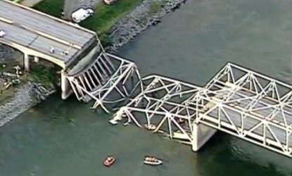 I-5 bridge collapses