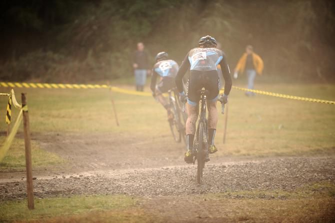 Jamie Driscoll (RALEIGH/CLEMENT) hung back through most of the race behind his team mate, Ben Berden