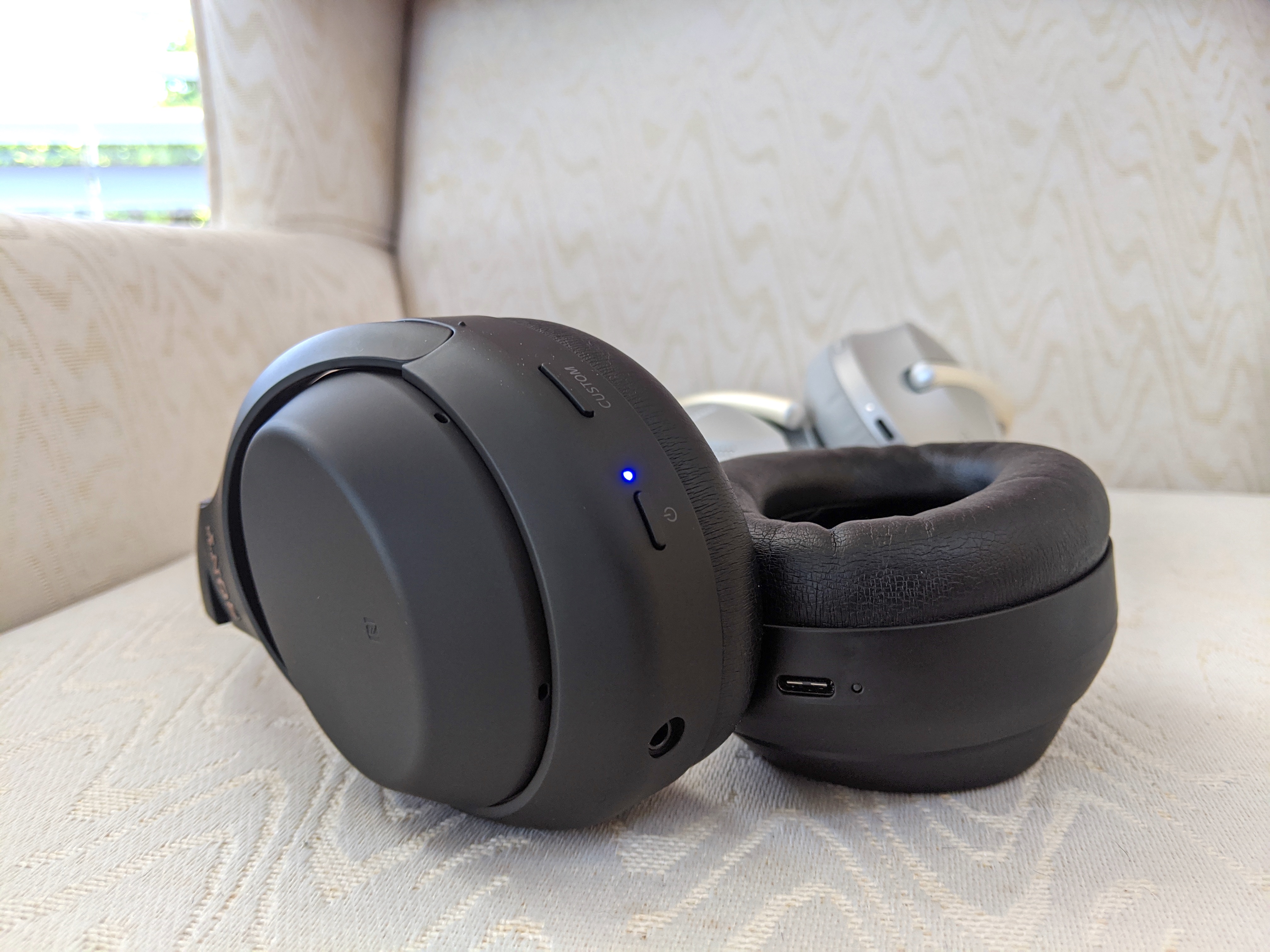 Bose 700 vs. Sony WH-1000xM4