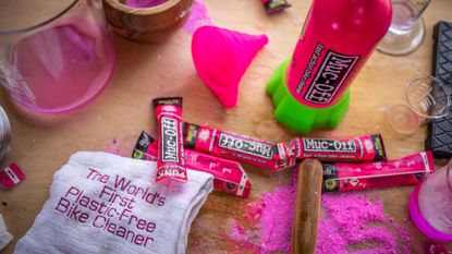 Plastic-Free Bike Wash with Punk Powder from Muc-Off