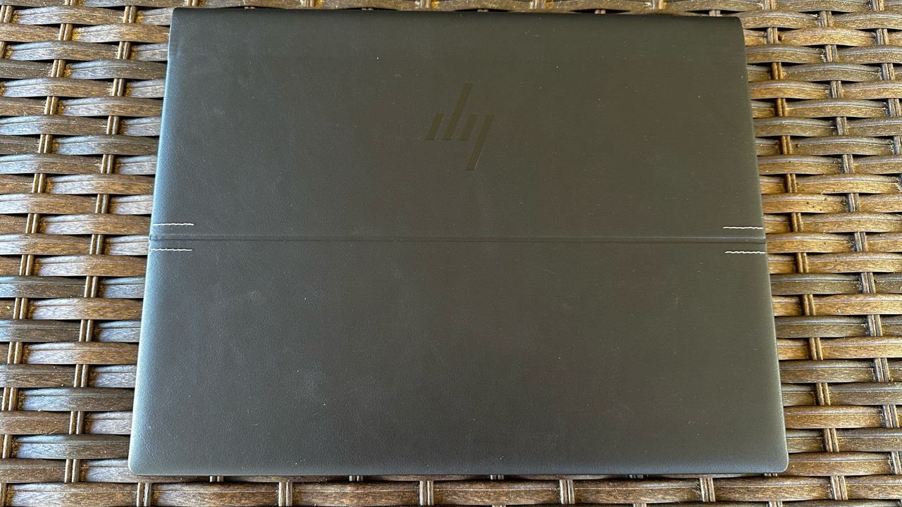 HP Dragonfly Folio G3