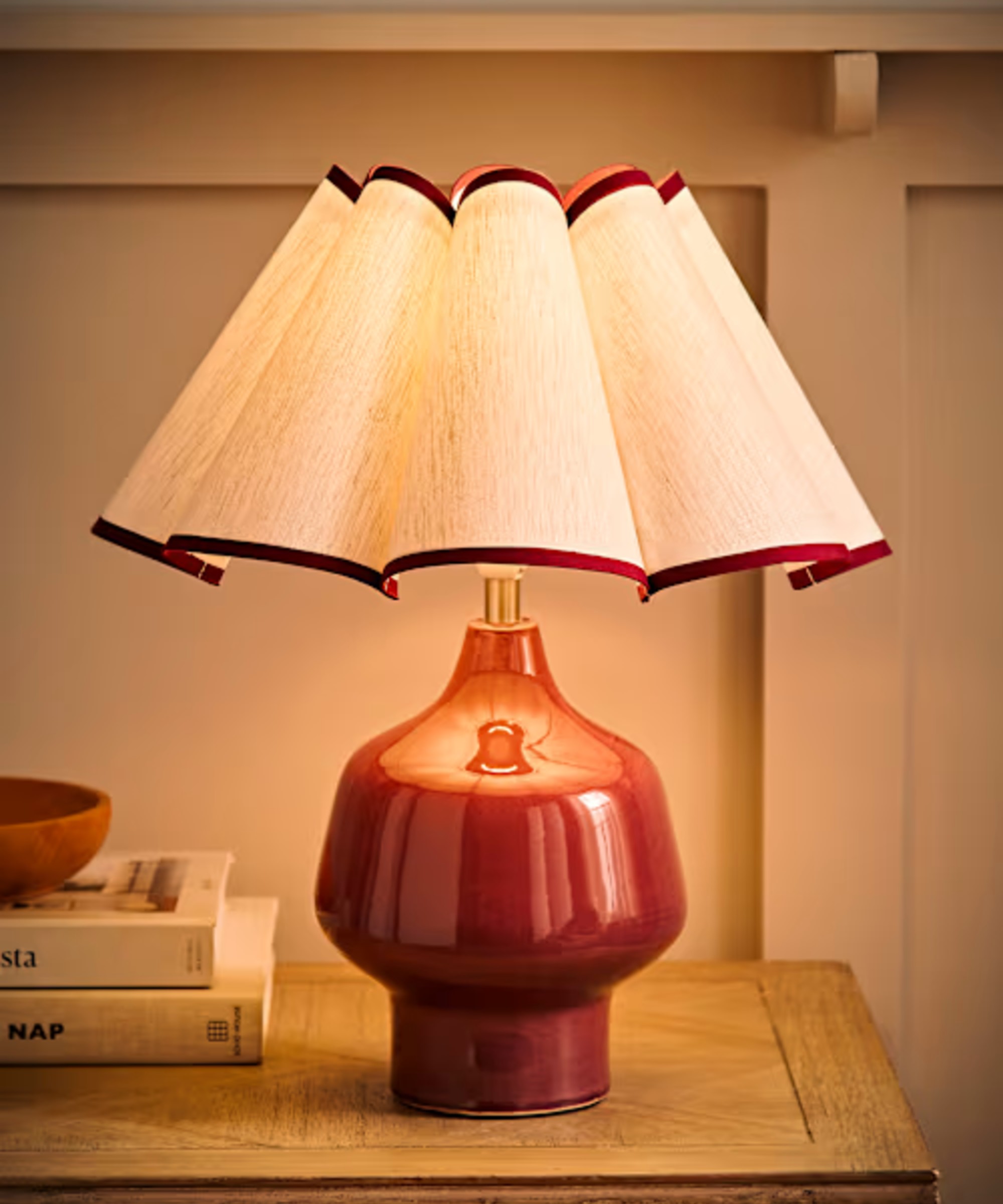 ValueLights Jamie Burgundy Table Lamp with Scalloped Shade