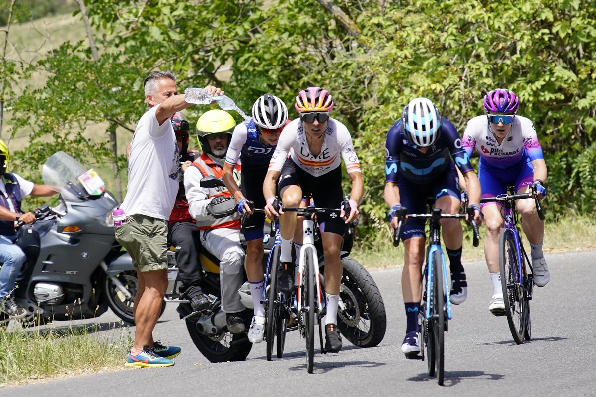 Mavi Garcia leads the breakaway on stage 4 at the Giro d&#039;Italia Donne