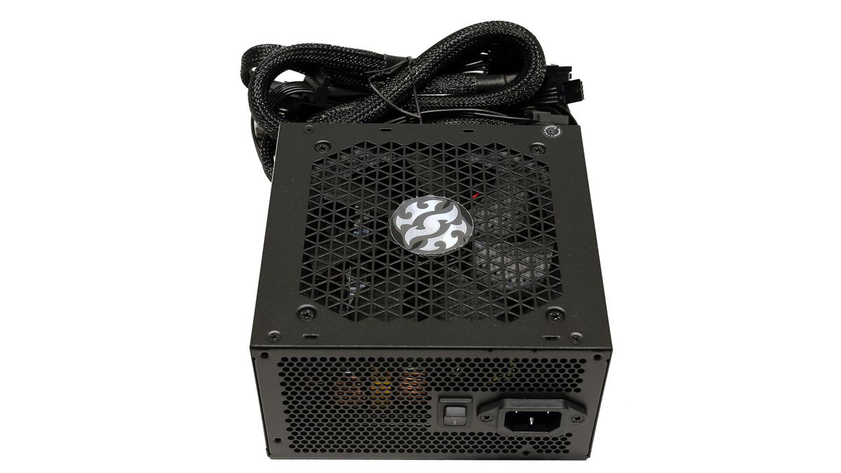 XPG Pylon 550W