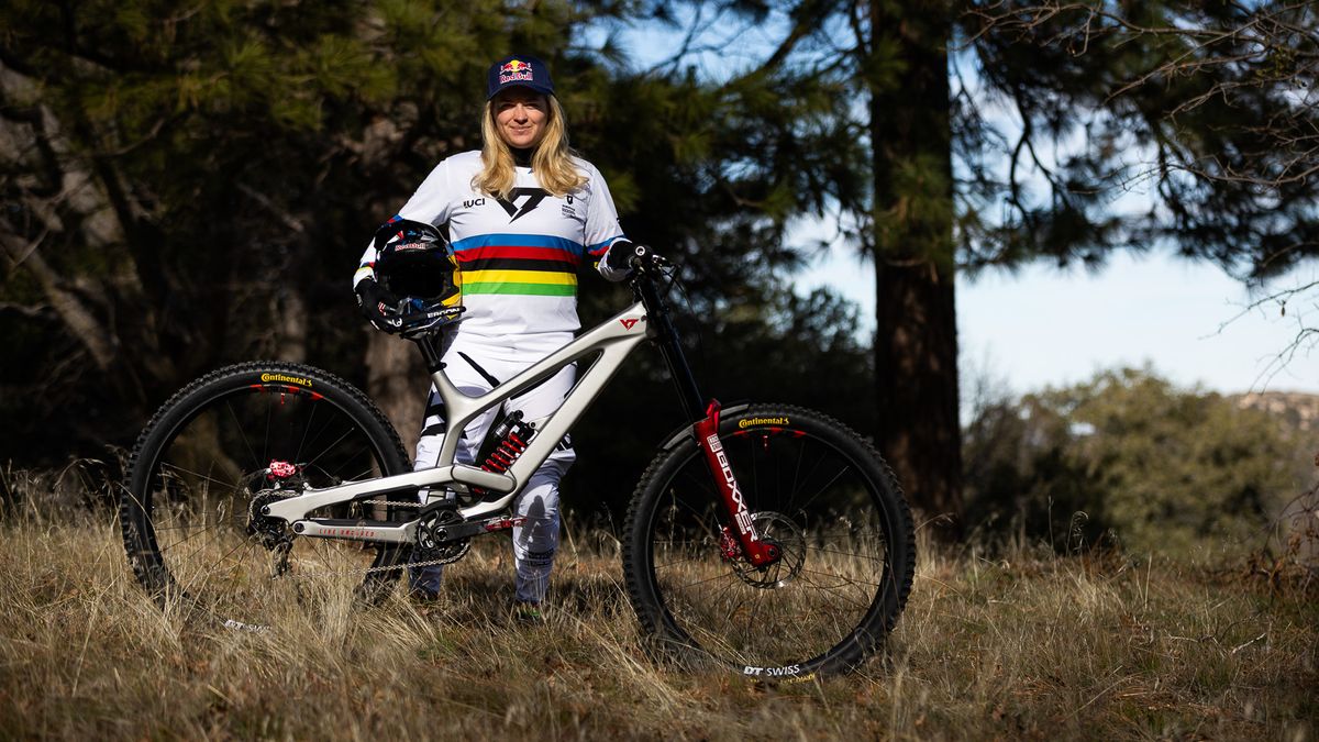 Vali Höll in the rainbow jersey with the YT Tues DH bike