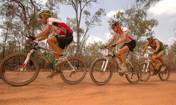 Jure Robic, Mike Mulkens and Kai Hundertmark in the corrugations.
