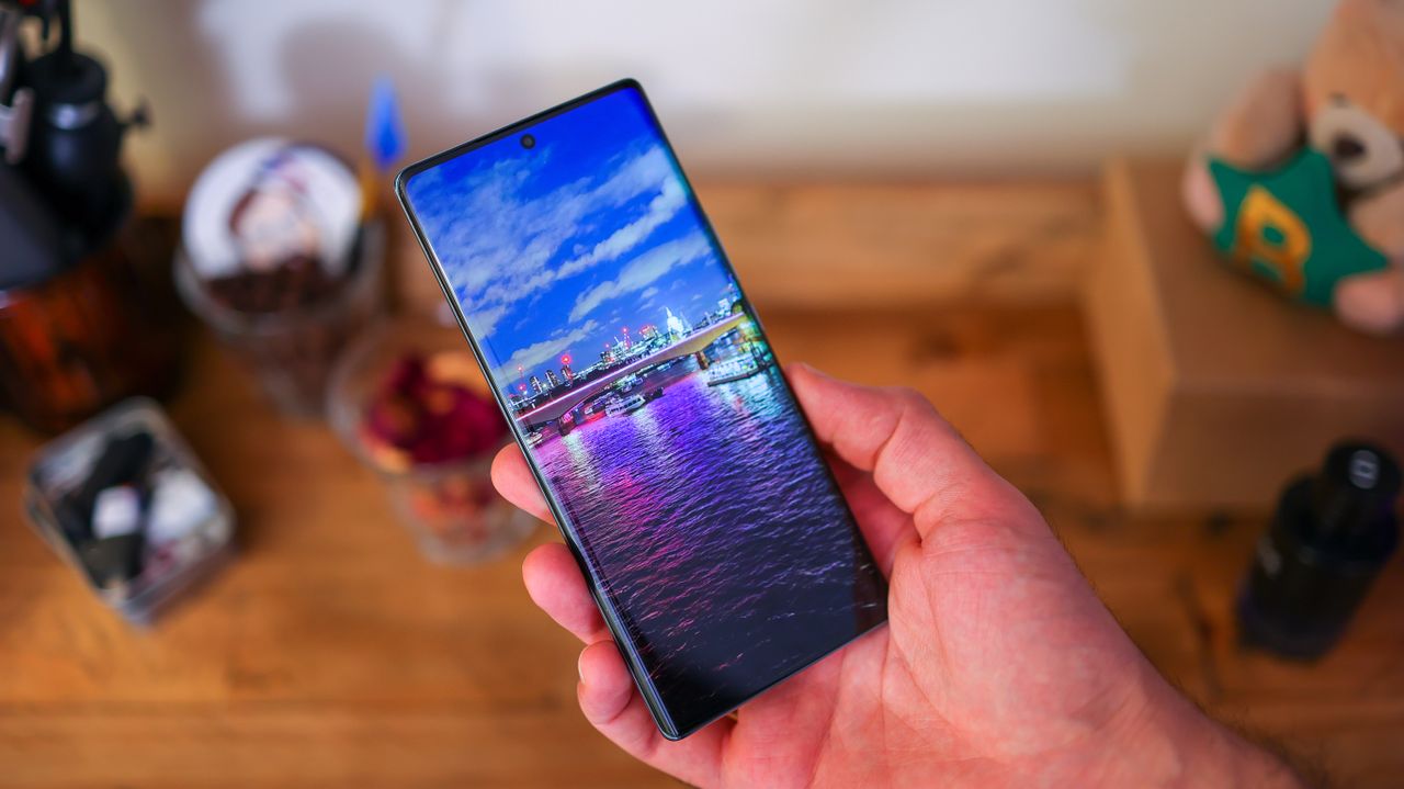 A photo of the Honor 70 smartphone