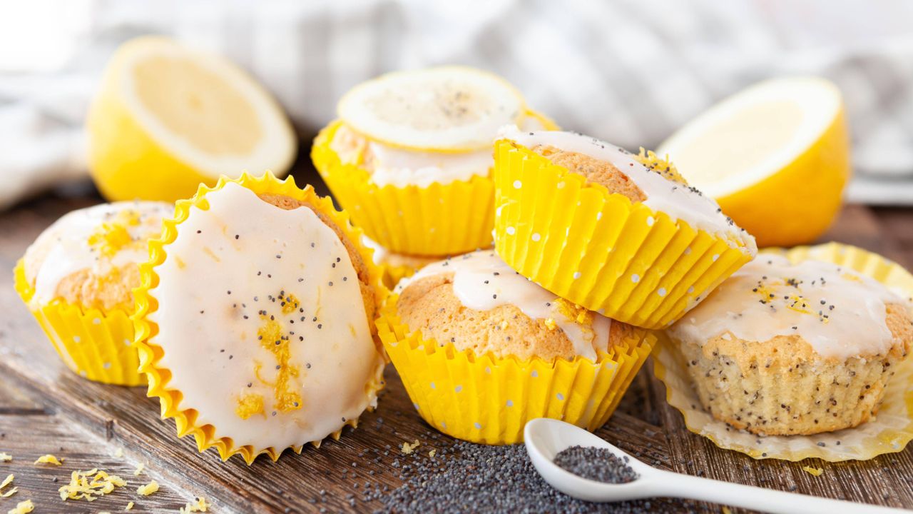 lemon poppy seed cupcakes