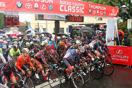 The men's field takes off