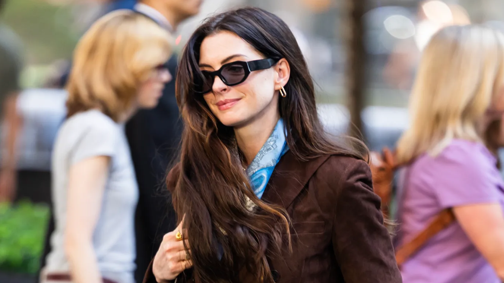 Andy Sachs's Best 'Devil Wears Prada 2' Outfit Styles the Perfect Pair of Straight-Leg Levi's Jeans