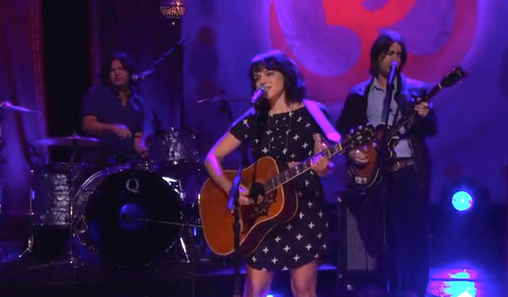 Norah Jones caps Conan&amp;#039;s great George Harrison Week with &amp;#039;Behind That Locked Door&amp;#039;