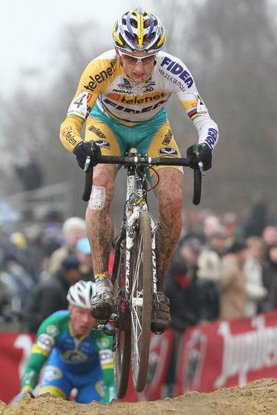 Bart Wellens, one-time Superprestige series winner, struggled.