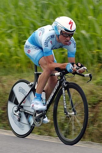Georg Totschnig (Gerolsteiner) goes hard early on the course.