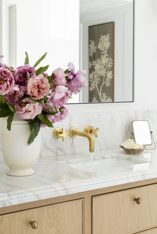 marble bathroom by Marie Flanigan Interiors
