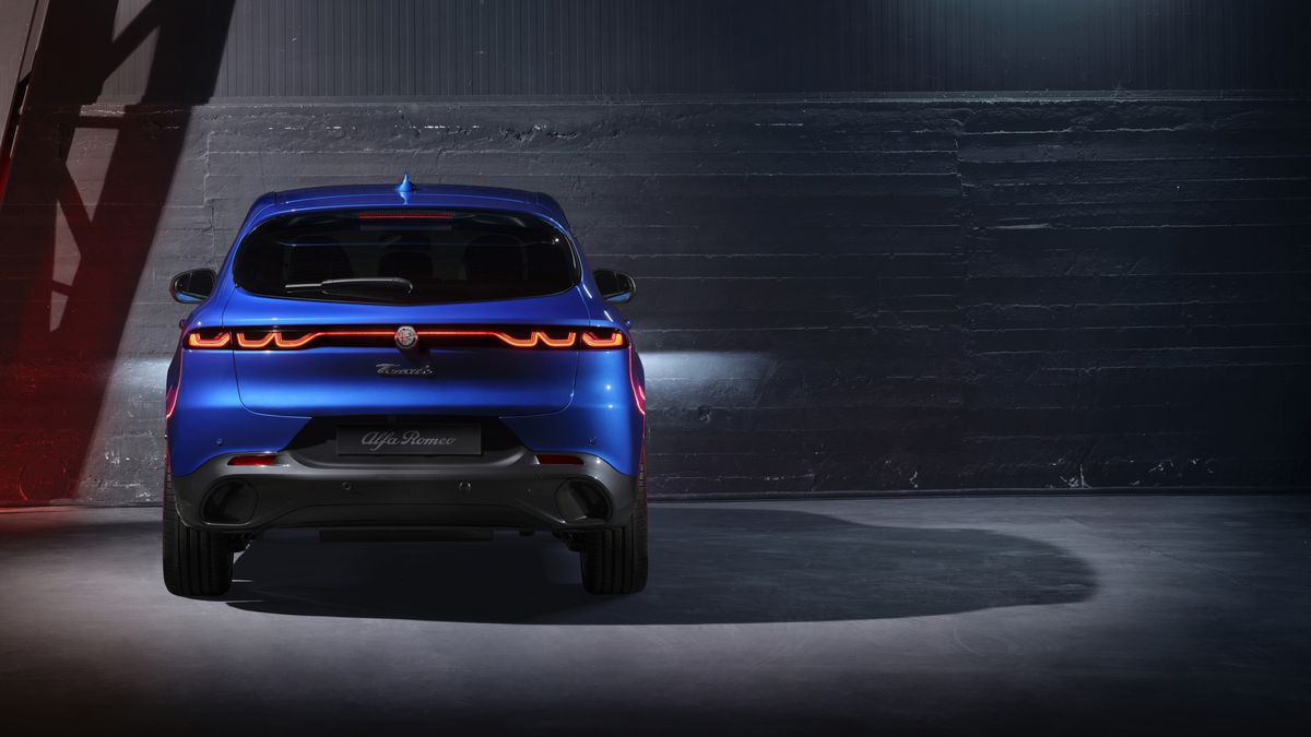 Rear view of the Alfa Romeo Tonale