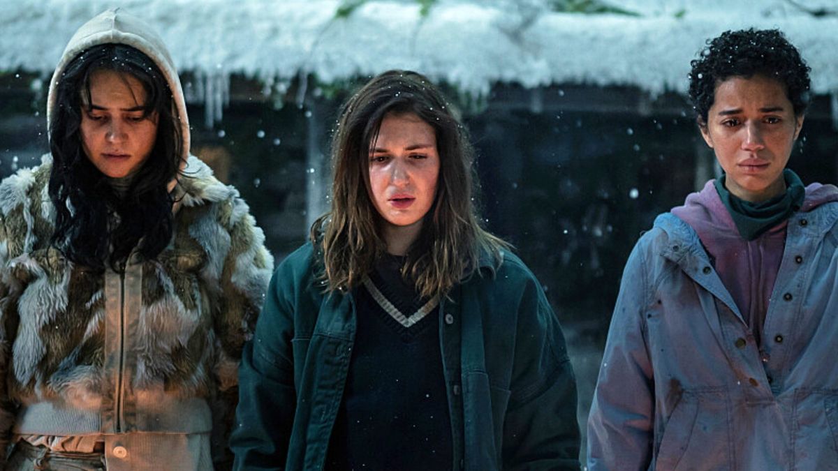 (L-R): Courtney Eaton as Teen Lottie, Sophie Nélisse as Teen Shauna and Jasmin Savoy Brown as Teen Taissa in Yellowjackets season 2 episode 2