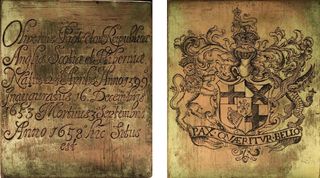 One side of the copper plate bears the arms of the Lord Protector of the Commonwealth of England, Scotland and Ireland, and the reverse has an inscription in Latin with the dates of Cromwell's birth, inauguration as Lord Protector, and death (c. 1658).