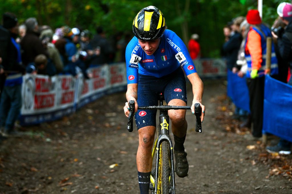 NAMUR BELGIUM NOVEMBER 05 Sara Casasola of Italy competes during the 20th UEC European Cyclocross Championships 2022 Womens Elite EuroCross22 on November 05 2022 in Namur Belgium Photo by Luc ClaessenGetty Images