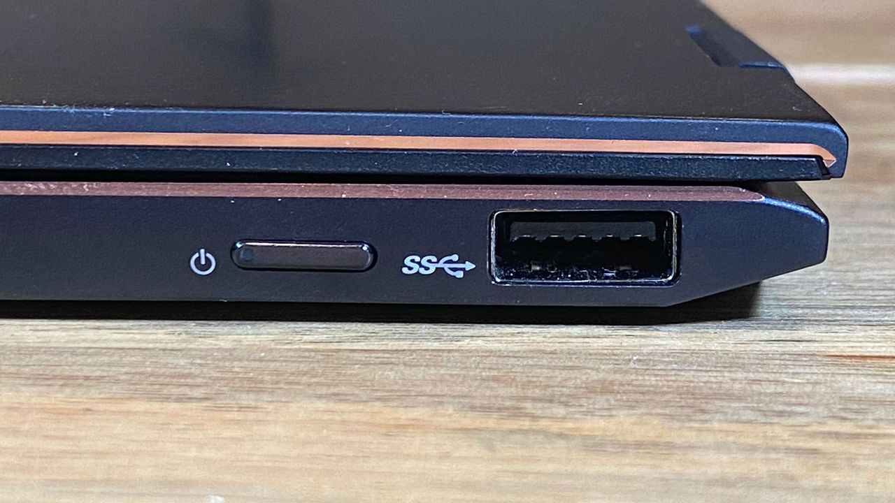 Asus ZenBook Flip S UX371