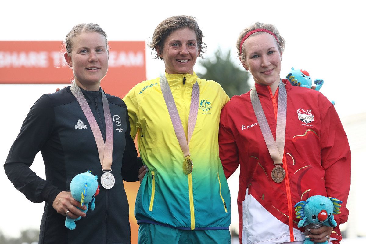 Linda Villumsen (New Zealand), Katrin Garfoot (Australia) and Hayley Simmonds (England)