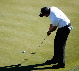 phil mickelson putting technique analysis