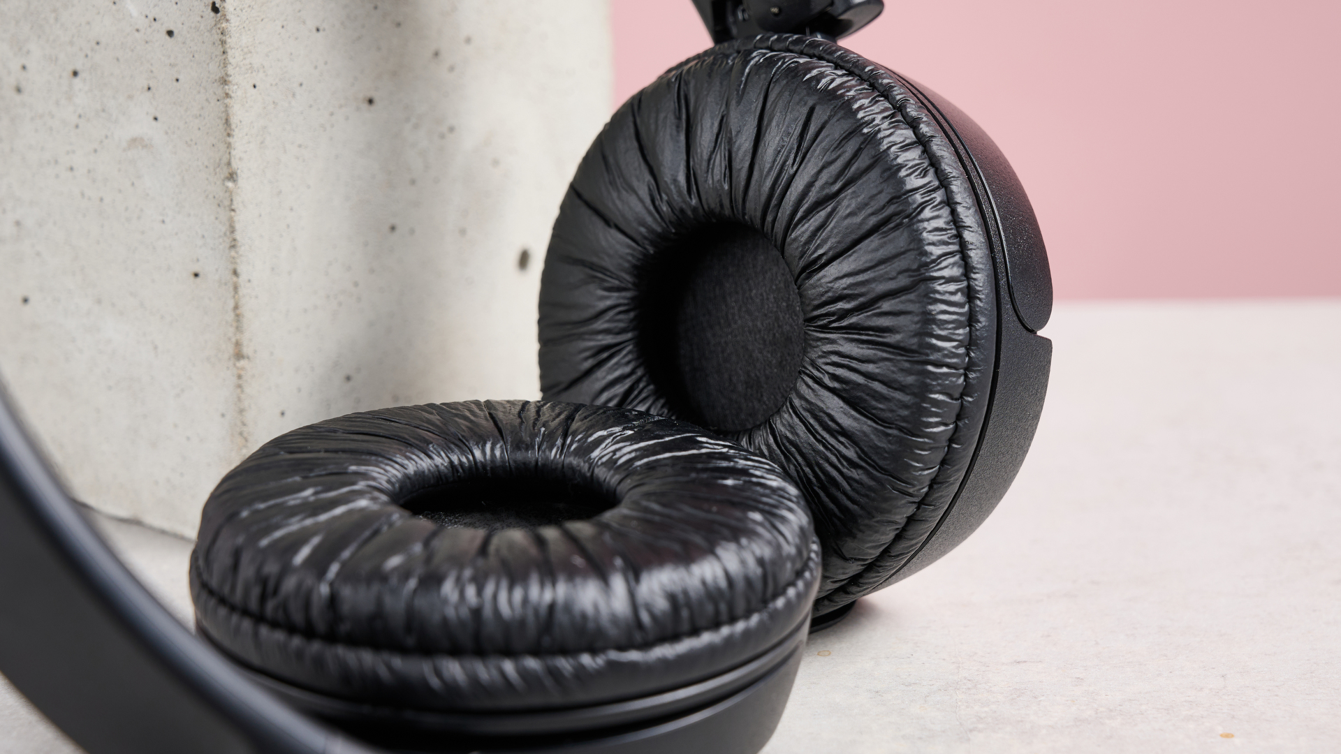 The wrinkled ear cushions of the Sony MDR-ZX110.
